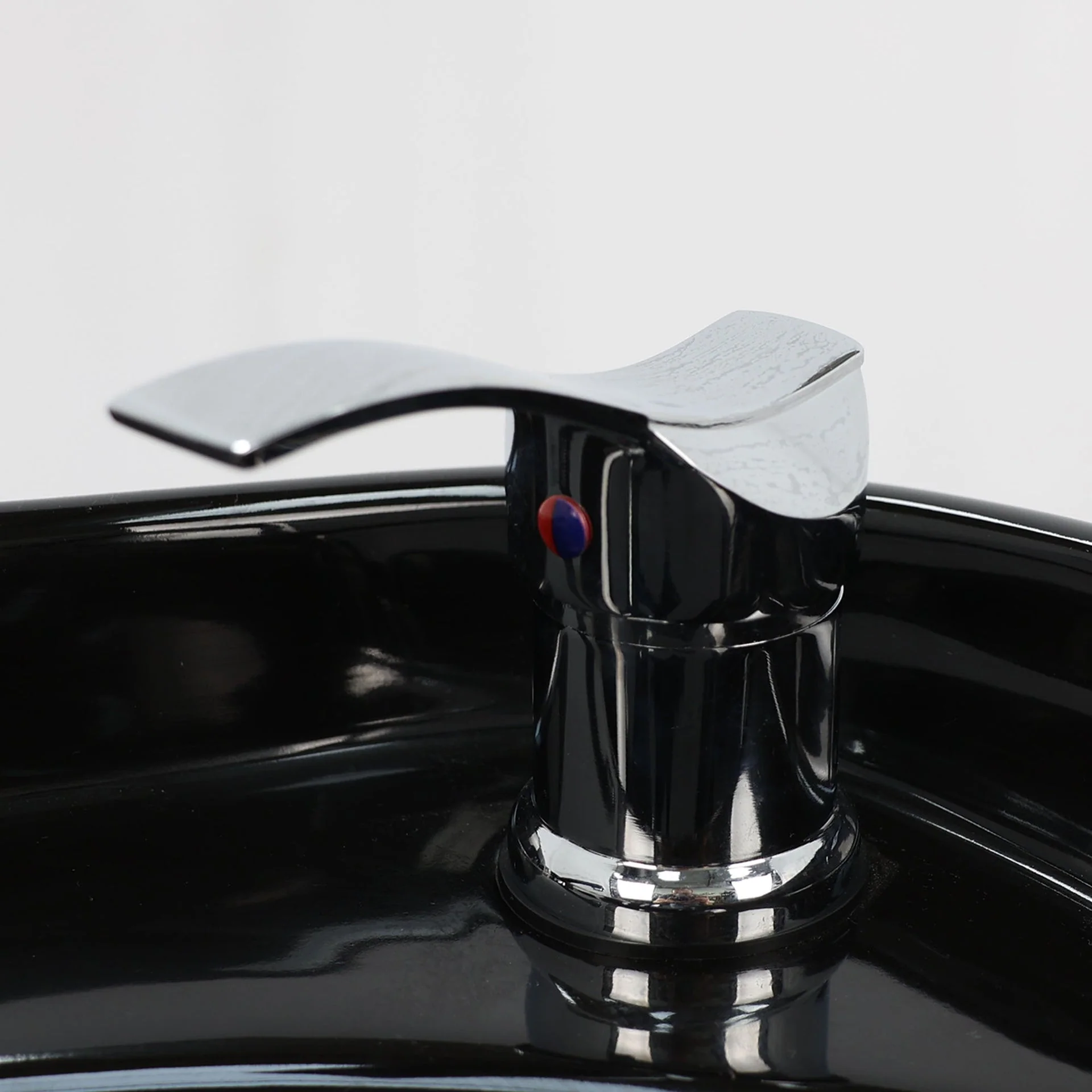 Backwash Chair - Modern Elegance Basin Adjustable Chair Black - Image 11