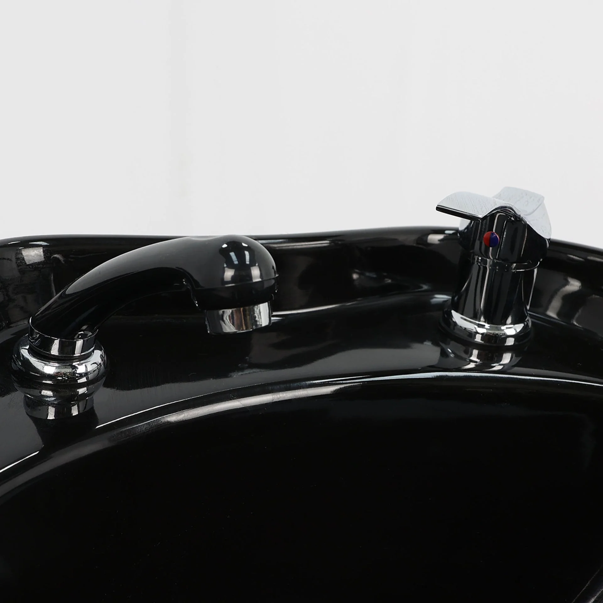 Backwash Chair - Modern Elegance Basin Adjustable Chair Black - Image 12
