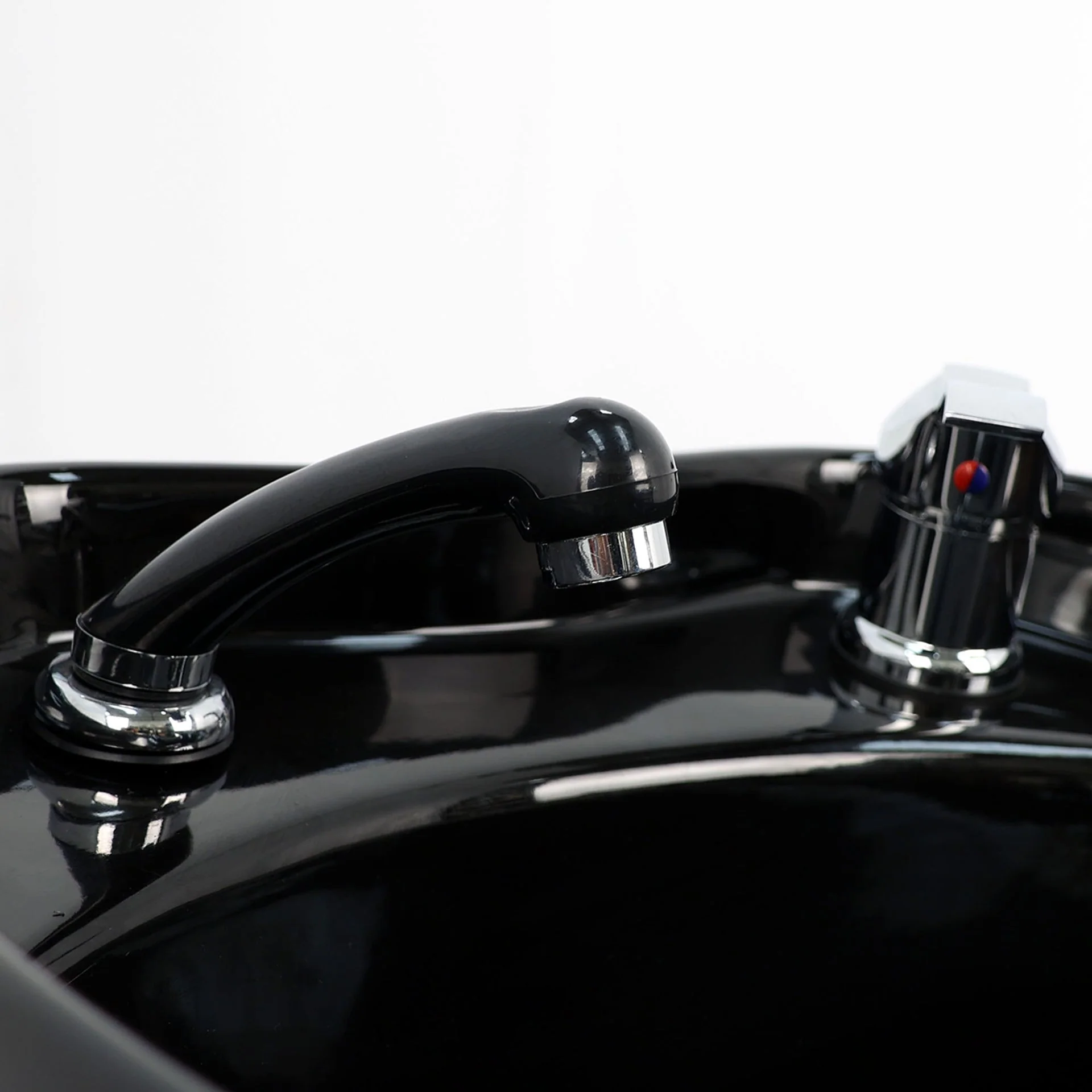 Backwash Chair - Rinse and Relax Basin Adjustable Chair Black - Image 11